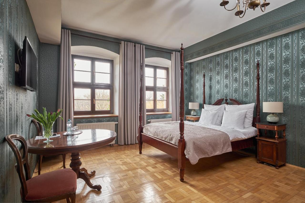 Boutique Palac Warmatowice Sienkiewiczowskie Legnica Dış mekan fotoğraf