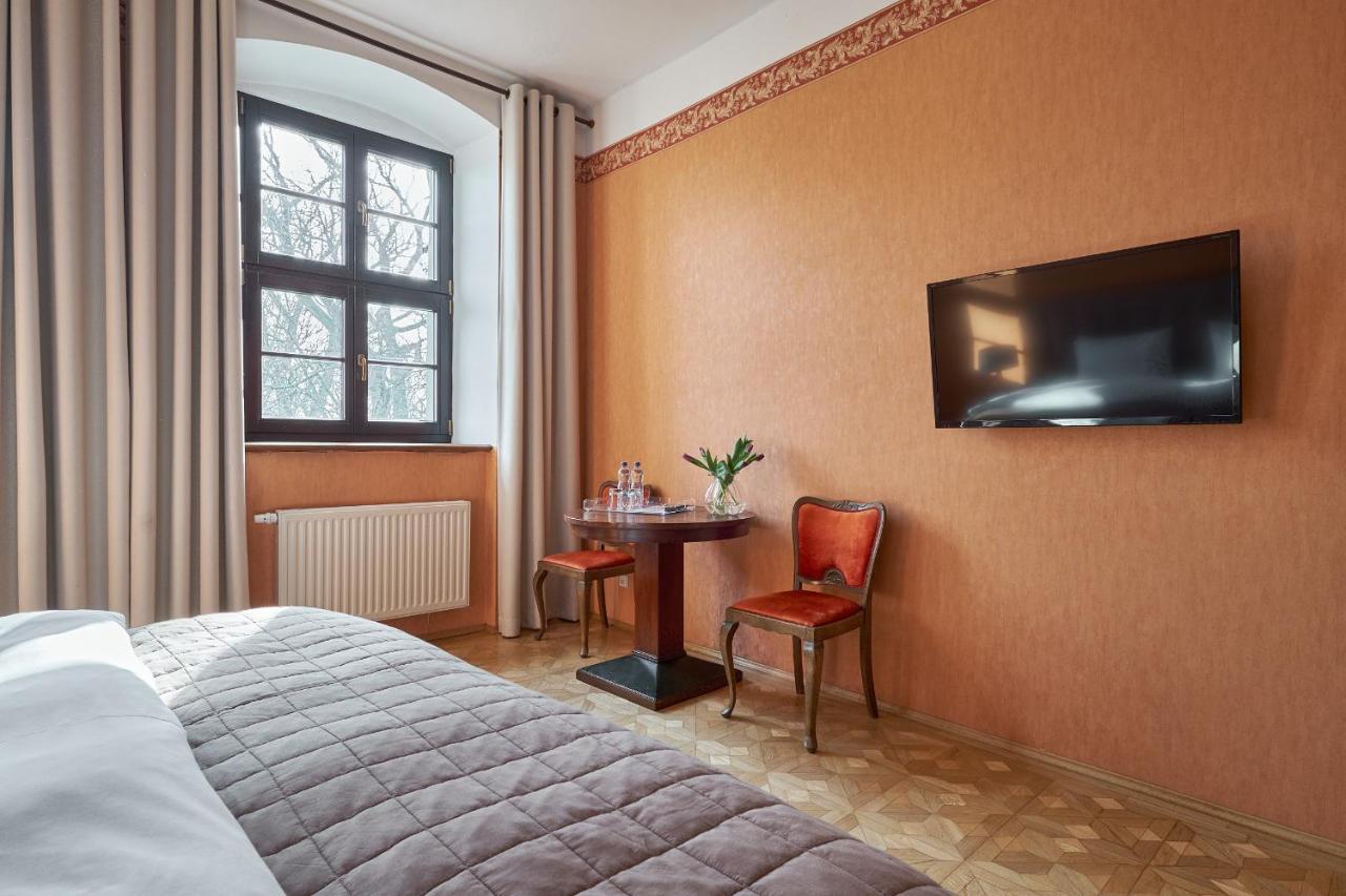 Boutique Palac Warmatowice Sienkiewiczowskie Legnica Dış mekan fotoğraf