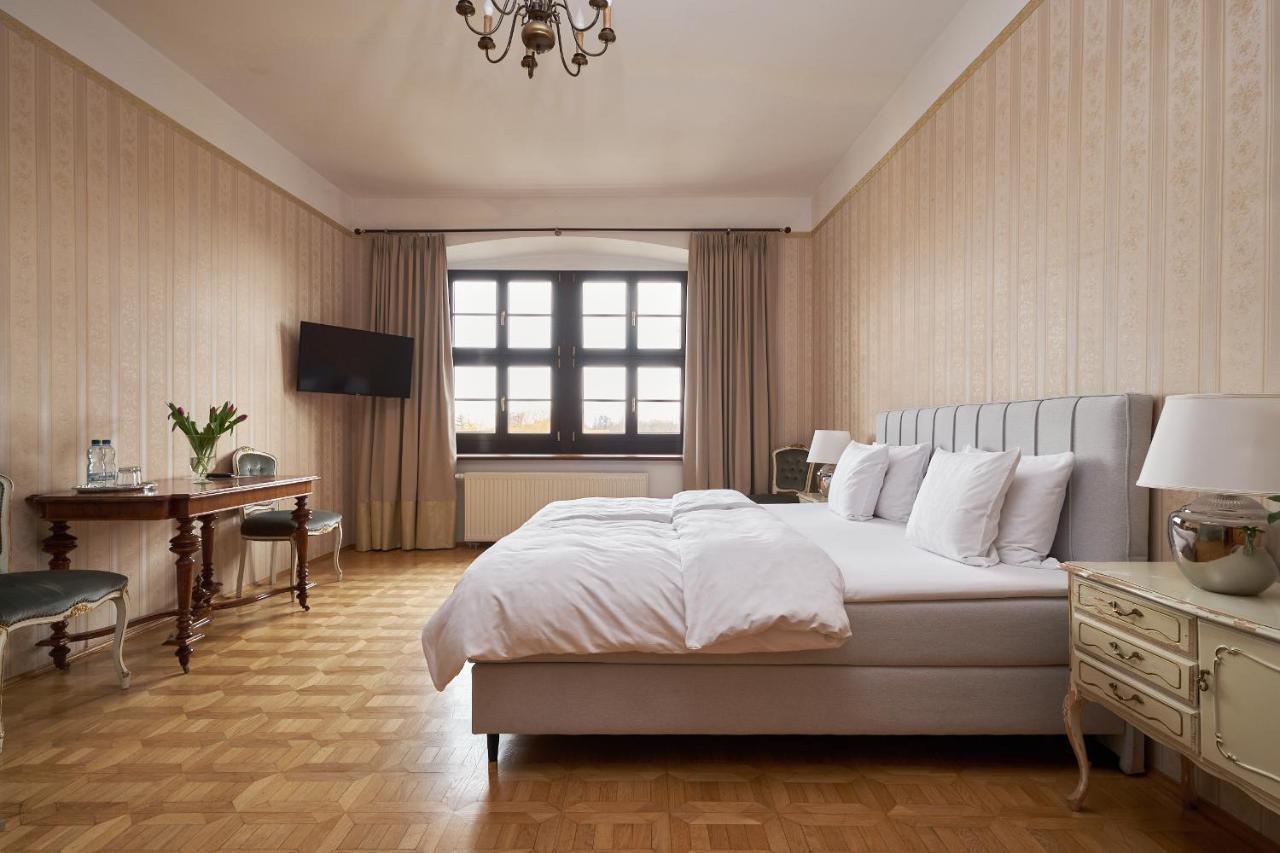 Boutique Palac Warmatowice Sienkiewiczowskie Legnica Dış mekan fotoğraf