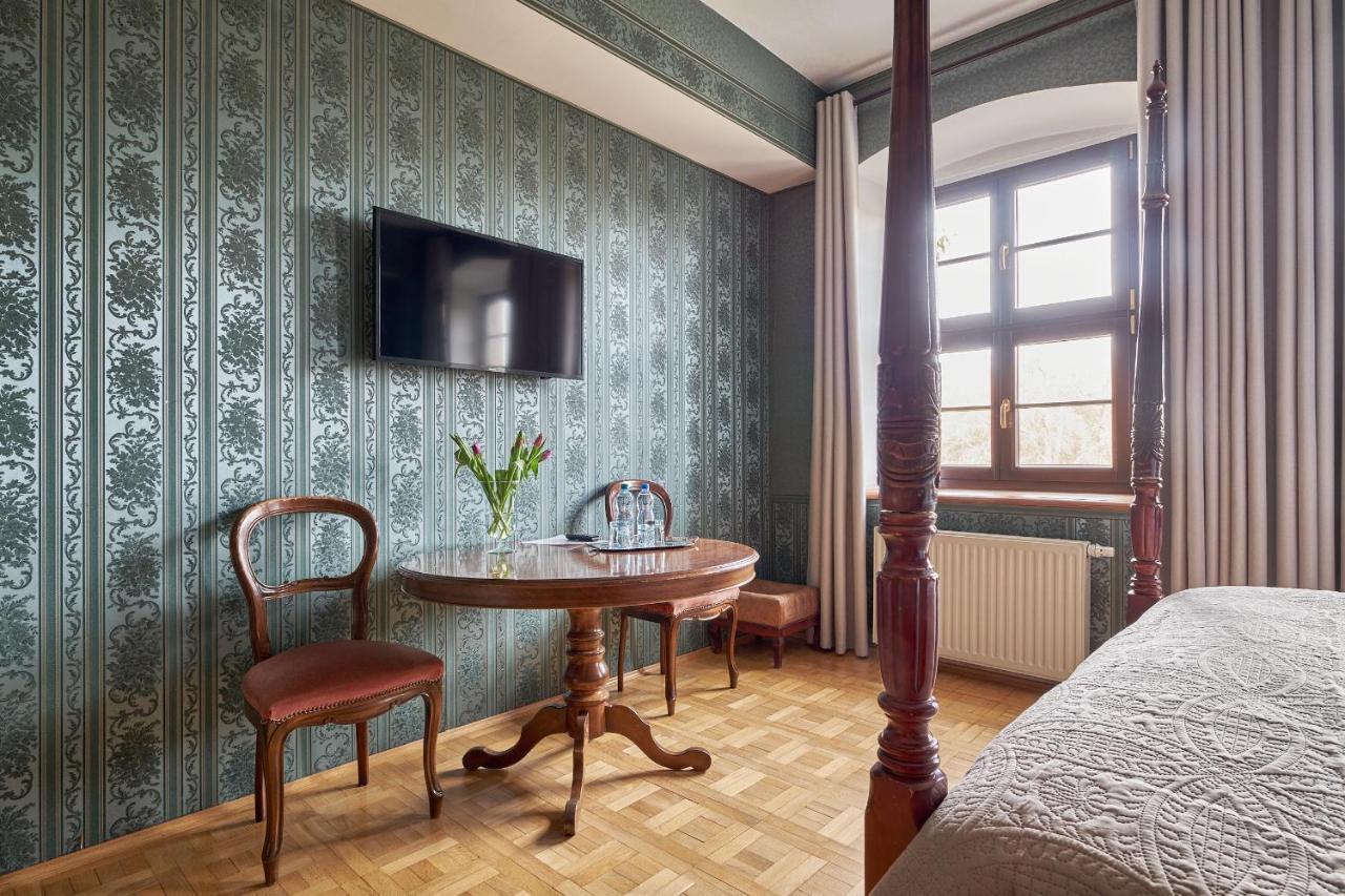 Boutique Palac Warmatowice Sienkiewiczowskie Legnica Dış mekan fotoğraf
