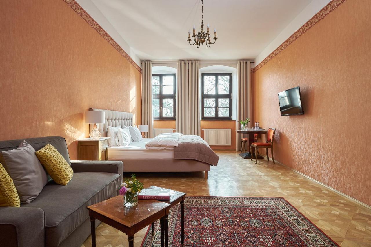 Boutique Palac Warmatowice Sienkiewiczowskie Legnica Dış mekan fotoğraf