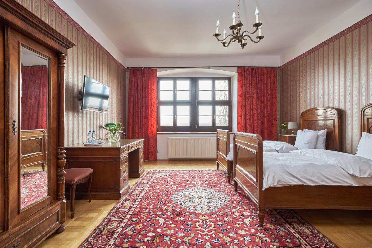 Boutique Palac Warmatowice Sienkiewiczowskie Legnica Dış mekan fotoğraf